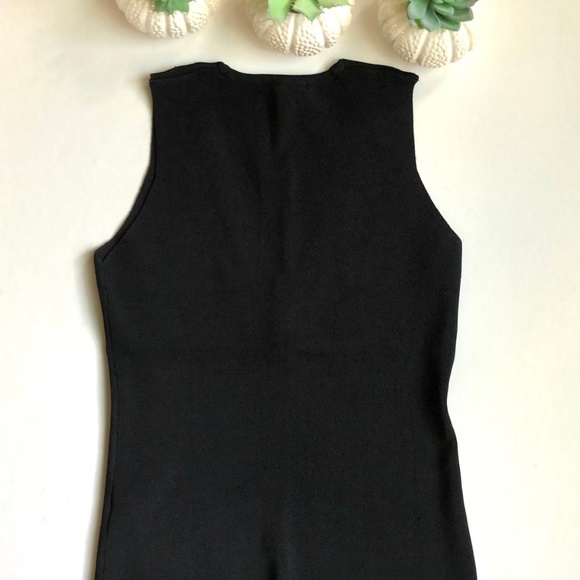 NWOT Black V-neck Top Women's Size 10 from Paris - Picture 5 of 5